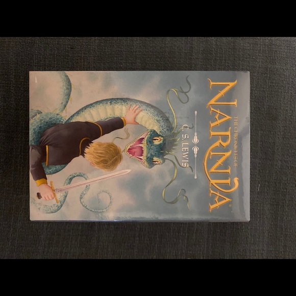 The Chronicles of Narnia Boxed Book Set - Picture 3 of 5